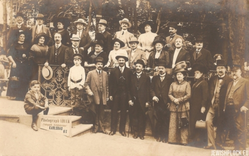 Zelik Wajcman with participants of the Zionist Congress in Karlsbad, 1920s